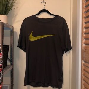 The Nike Tee Dri-Fit (xl)